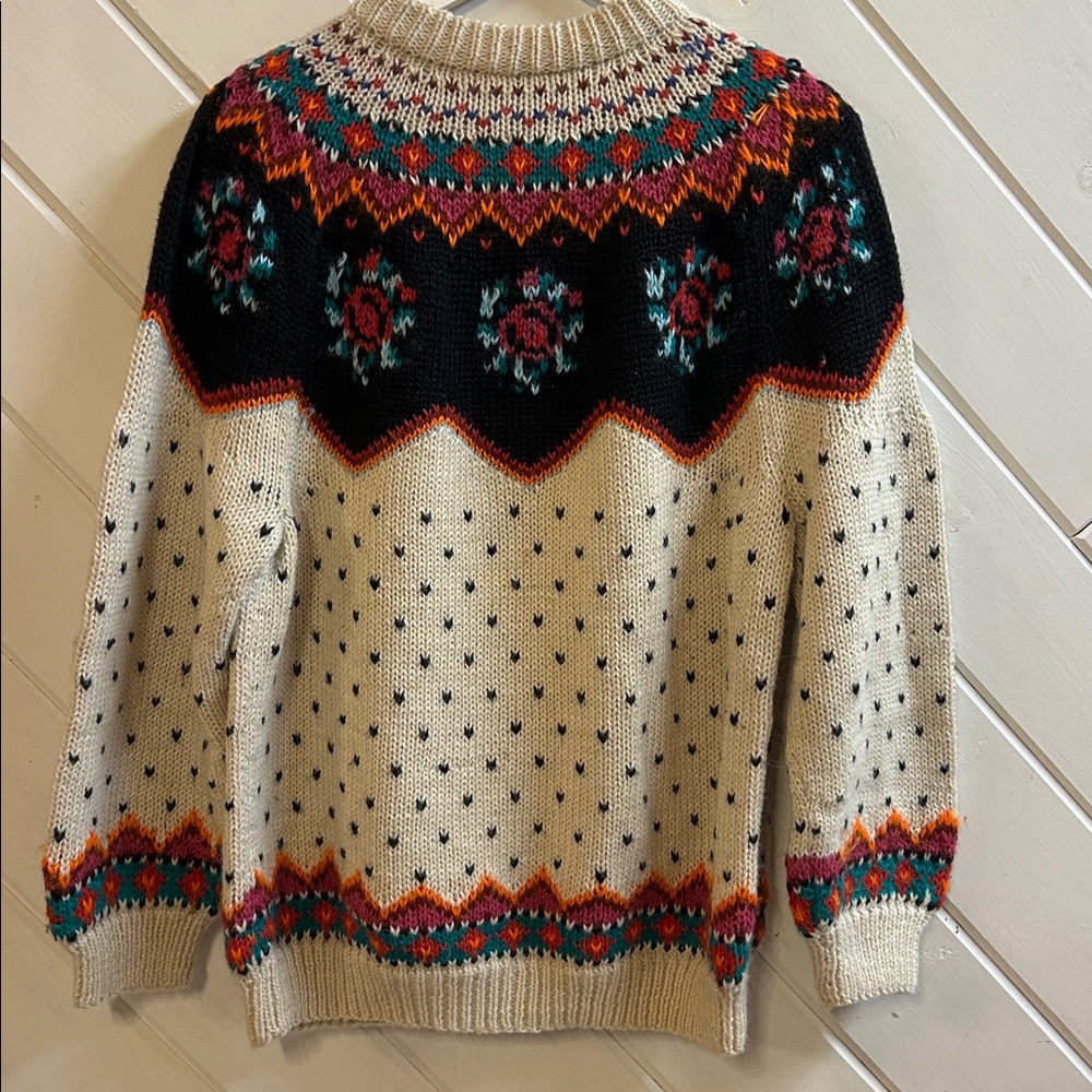 Handmade Floral Nordic Patterned Knit Sweater - Picture 7 of 9